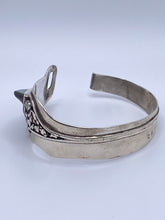 Load image into Gallery viewer, Stunning Modernist Sterling Cuff with Abalone and Pearl Accents