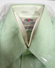 Load image into Gallery viewer, Vintage Fruit of the Loom Perm Press Short Sleeve Shirt (16A)