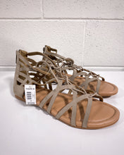Load image into Gallery viewer, Torrid Tan Summer Sandals - 9