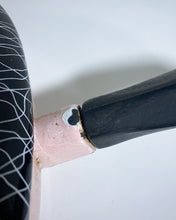 Load image into Gallery viewer, Vintage Pink Serendipity Spaghetti Drizzle Enamel Pan with Lid