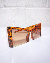 Load image into Gallery viewer, Oversized Cat Eye Sunnies