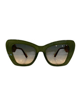 Load image into Gallery viewer, Oversized Green Cat Eye and Tortoise Pattern Stem Sunnies