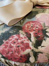 Load image into Gallery viewer, Cute Floral French Boudoir Box