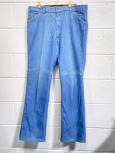 Load image into Gallery viewer, Vintage Levi’s Action Jeans for Men