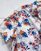 Load image into Gallery viewer, White Tropical Floral Button Up (XL)