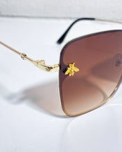 Load image into Gallery viewer, Brown Sunnies with Bee Detail š