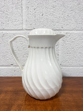 Load image into Gallery viewer, Swirl Connoiserve Insulated Carafe