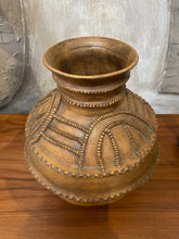 Load image into Gallery viewer, Primitive Brutalist Pottery