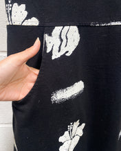 Load image into Gallery viewer, Vintage Black Tropical Dress (M)