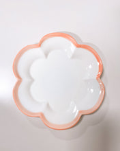 Load image into Gallery viewer, Flower Plate with Coral Edge