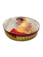Load image into Gallery viewer, Girl with Kitten Round Box