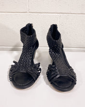 Load image into Gallery viewer, Torrid Black Zip Up Shoes - 8