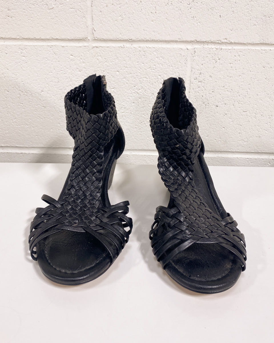 靴 2000s torrid bondage leather boots 2000s torrid bondage leather boots