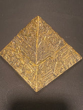 Load image into Gallery viewer, Pyramid Trinket Box