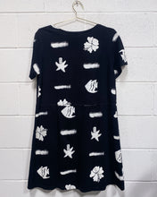 Load image into Gallery viewer, Vintage Black Tropical Dress (M)