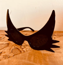 Load image into Gallery viewer, Sexy Cat Woman w Cat Eyes Sunnies