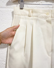 Load image into Gallery viewer, Vintage Cream Counterparts Petites Slacks (10)