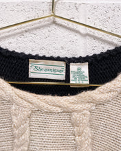 Load image into Gallery viewer, Vintage Cream and Black Sweater (M)