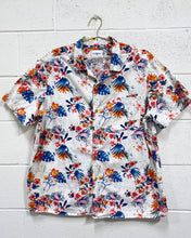 Load image into Gallery viewer, White Tropical Floral Button Up (XL)