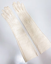 Load image into Gallery viewer, Vintage Delicate White Leather Gloves (7)