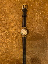 Load image into Gallery viewer, Faceted Face Fossil Watch