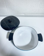 Load image into Gallery viewer, Vintage Turquoise Serendipity Spaghetti Drizzle Enamel Pot with Lid