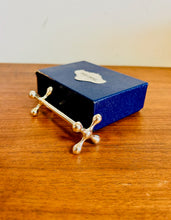 Load image into Gallery viewer, Vintage Silver Plated German Knife Rest Set of Six