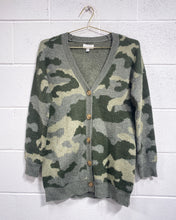 Load image into Gallery viewer, Camo Cardigan (M)