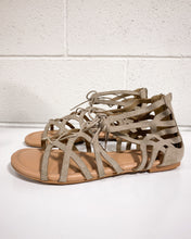 Load image into Gallery viewer, Torrid Tan Summer Sandals - 9