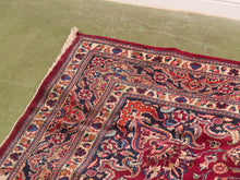 Load image into Gallery viewer, Vintage Handloomed Persian Rug