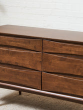 Load image into Gallery viewer, Solis 6 Drawer Dresser