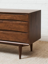 Load image into Gallery viewer, Solis 6 Drawer Dresser