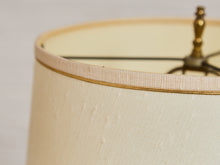 Load image into Gallery viewer, Vintage 1940’s Classic Lamp