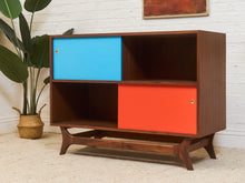 Load image into Gallery viewer, Aria Shelf with Scandi Base