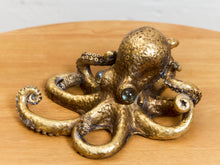 Load image into Gallery viewer, Octopus Sculpture