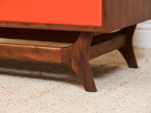 Load image into Gallery viewer, Aria Shelf with Scandi Base