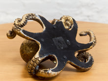 Load image into Gallery viewer, Octopus Sculpture