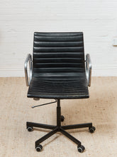 Load image into Gallery viewer, Chrome and Black Office Chair
