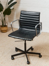 Load image into Gallery viewer, Chrome and Black Office Chair