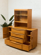 Load image into Gallery viewer, Heywood Wakefield Hutch