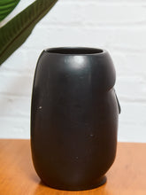Load image into Gallery viewer, Adler Style Face Vase