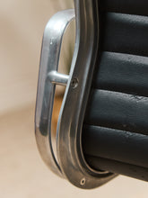 Load image into Gallery viewer, Chrome and Black Office Chair