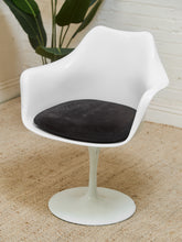 Load image into Gallery viewer, Set of 4 Swivel Tulip Style Chairs