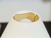 Load image into Gallery viewer, White Round Ceramic Table Lamp