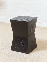 Load image into Gallery viewer, Dotted Artistic Pedestal Table