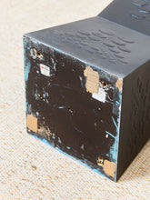Load image into Gallery viewer, Dotted Artistic Pedestal Table