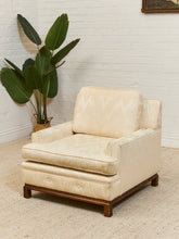 Load image into Gallery viewer, Vintage Lounge Chair