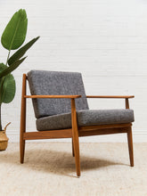 Load image into Gallery viewer, Vintage Danish Lounge Chair