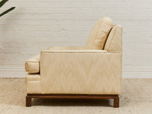 Load image into Gallery viewer, Vintage Lounge Chair