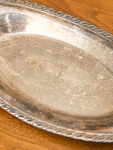 Load image into Gallery viewer, Silver Plated Oval Braided Edge Tray